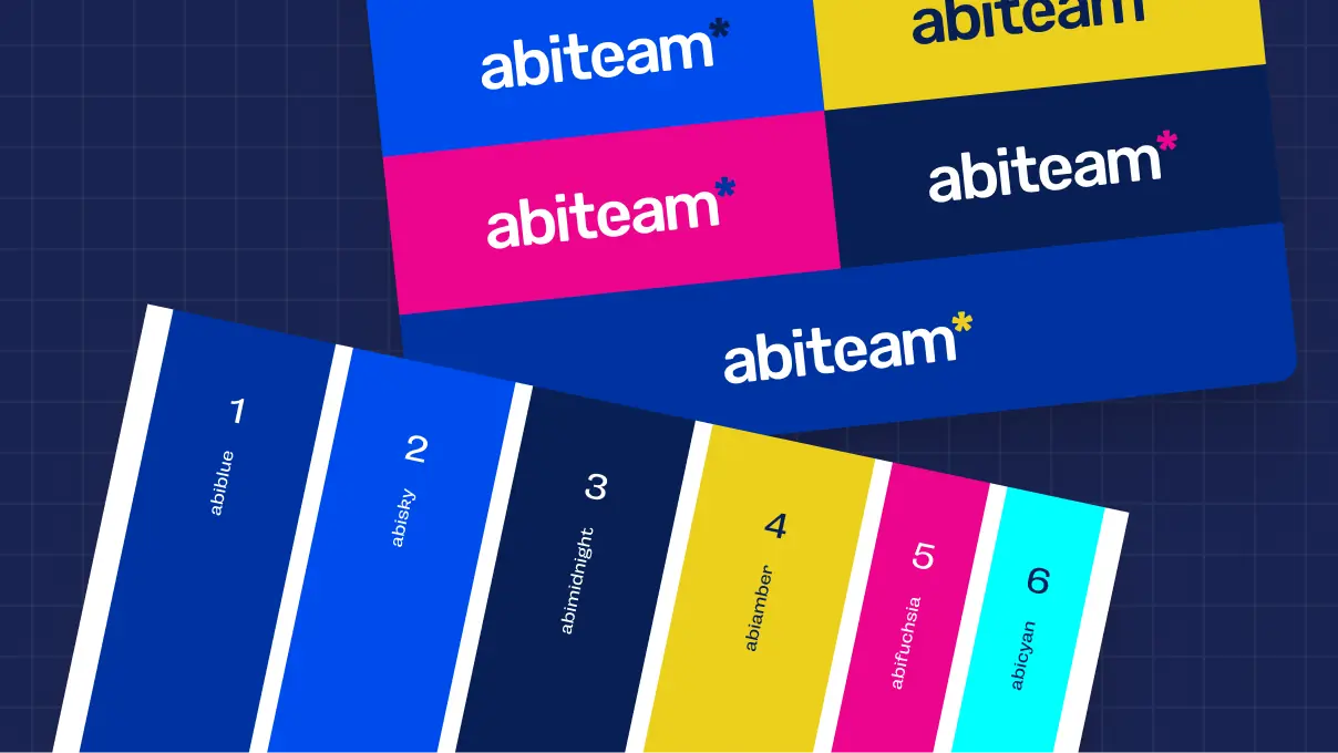 Übersicht des abiteam*-Markenfarbsystems mit fünf definierten Farben: abiblue, abisky, abimidnight, abiamber und abifuchsia – dargestellt als Farbpalette auf dunkelblauem Hintergrund.